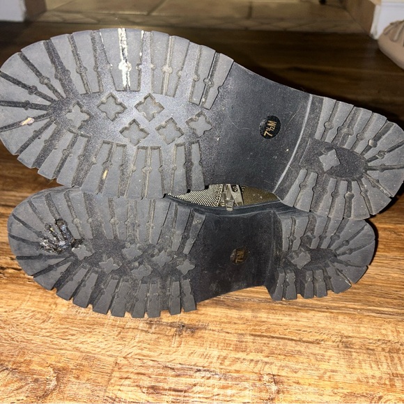 Cliffs Combat Boots - Picture 4 of 7